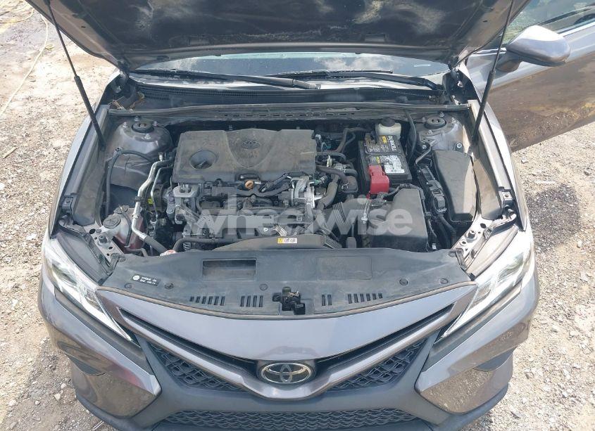 Photo 10 of 2018 Toyota Camry SE (VIN 4T1B11HK5JU614002)