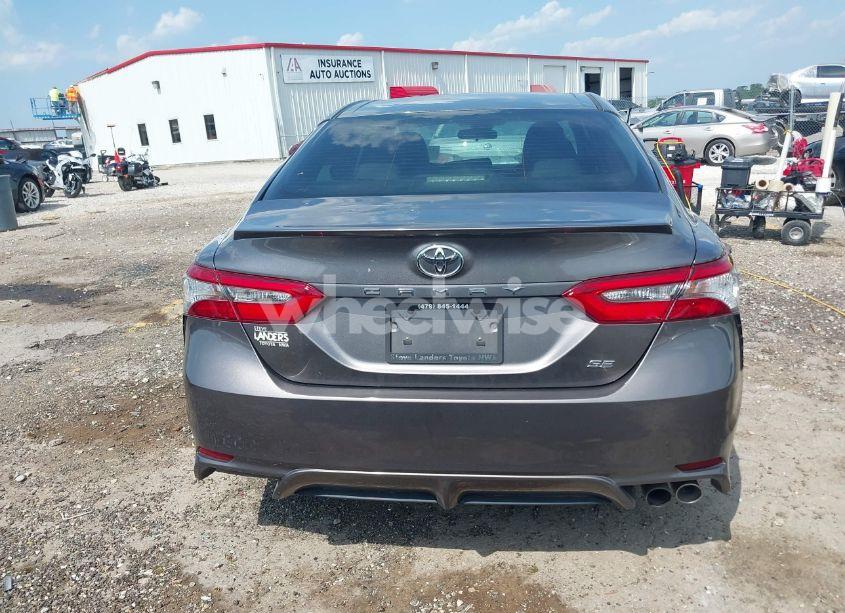 Photo 16 of 2018 Toyota Camry SE (VIN 4T1B11HK5JU614002)