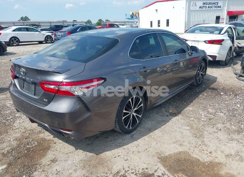 Photo 4 of 2018 Toyota Camry SE (VIN 4T1B11HK5JU614002)