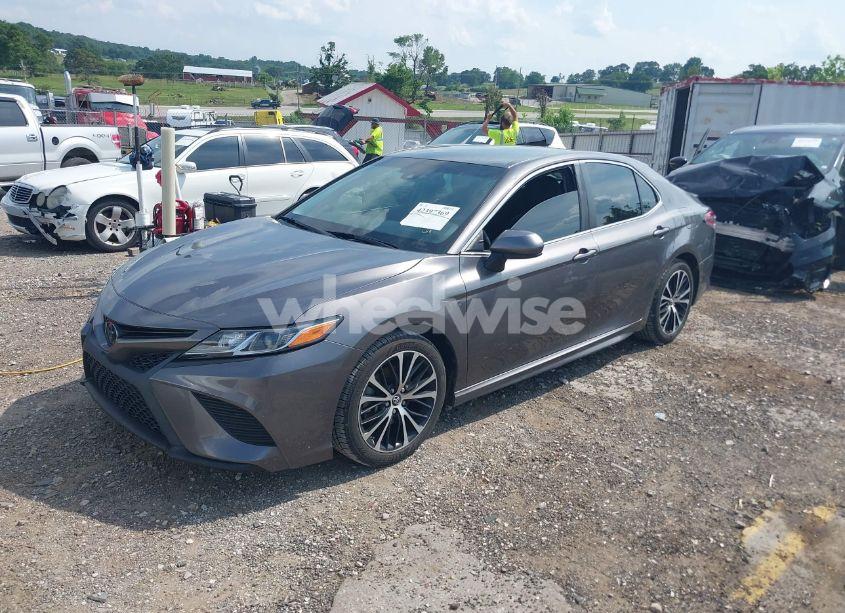 Photo 6 of 2018 Toyota Camry SE (VIN 4T1B11HK5JU614002)