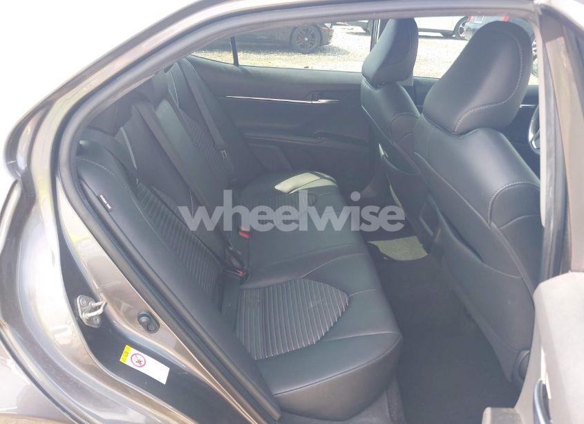 Photo 8 of 2018 Toyota Camry SE (VIN 4T1B11HK5JU614002)