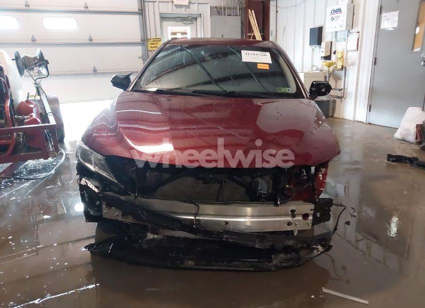 Photo 13 of 2018 Toyota Camry SE (VIN 4T1B11HK5JU618180)