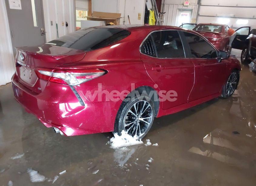 Photo 4 of 2018 Toyota Camry SE (VIN 4T1B11HK5JU618180)