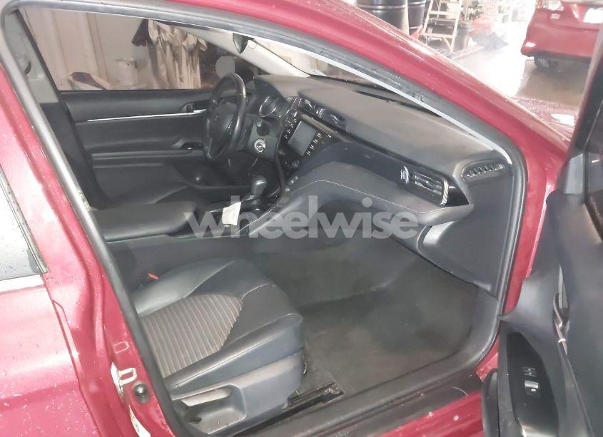 Photo 5 of 2018 Toyota Camry SE (VIN 4T1B11HK5JU618180)