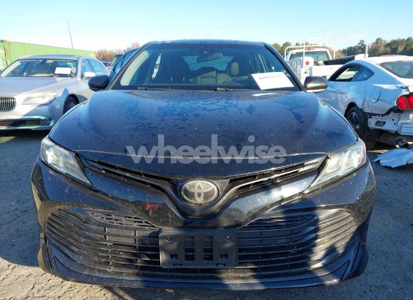 Photo 12 of 2018 Toyota Camry LE (VIN 4T1B11HK5JU624903)