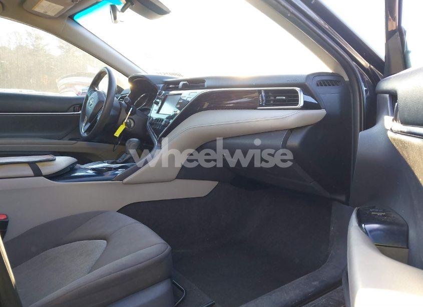 Photo 5 of 2018 Toyota Camry LE (VIN 4T1B11HK5JU624903)