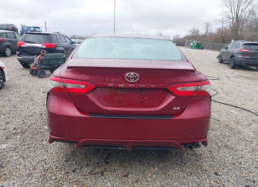 Photo 17 of 2018 Toyota Camry SE (VIN 4T1B11HK5JU627624)