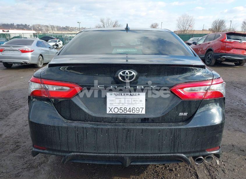 Photo 15 of 2018 Toyota Camry SE (VIN 4T1B11HK5JU649736)