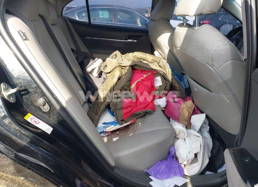 Photo 8 of 2018 Toyota Camry SE (VIN 4T1B11HK5JU649736)