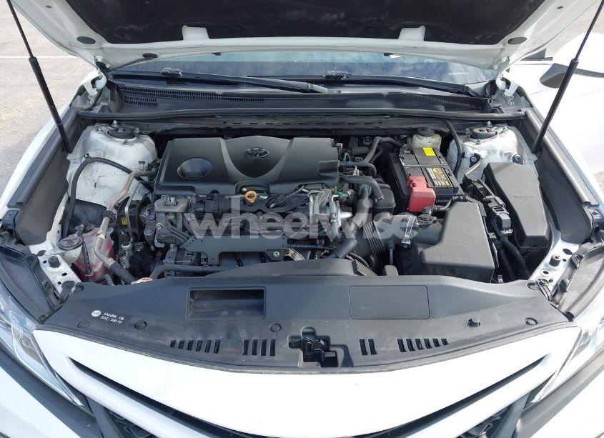 Photo 10 of 2018 Toyota Camry SE (VIN 4T1B11HK5JU652765)