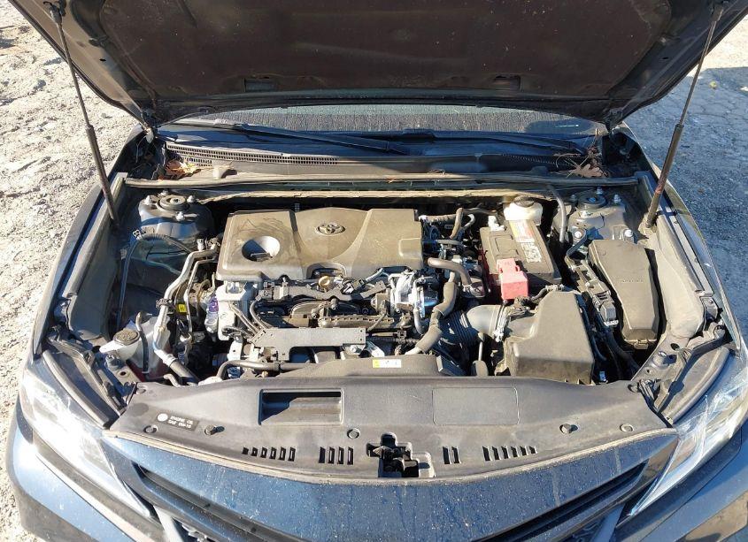 Photo 10 of 2018 Toyota Camry SE (VIN 4T1B11HK5JU669601)