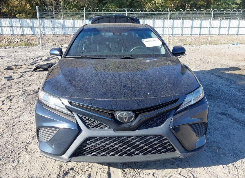 Photo 13 of 2018 Toyota Camry SE (VIN 4T1B11HK5JU669601)