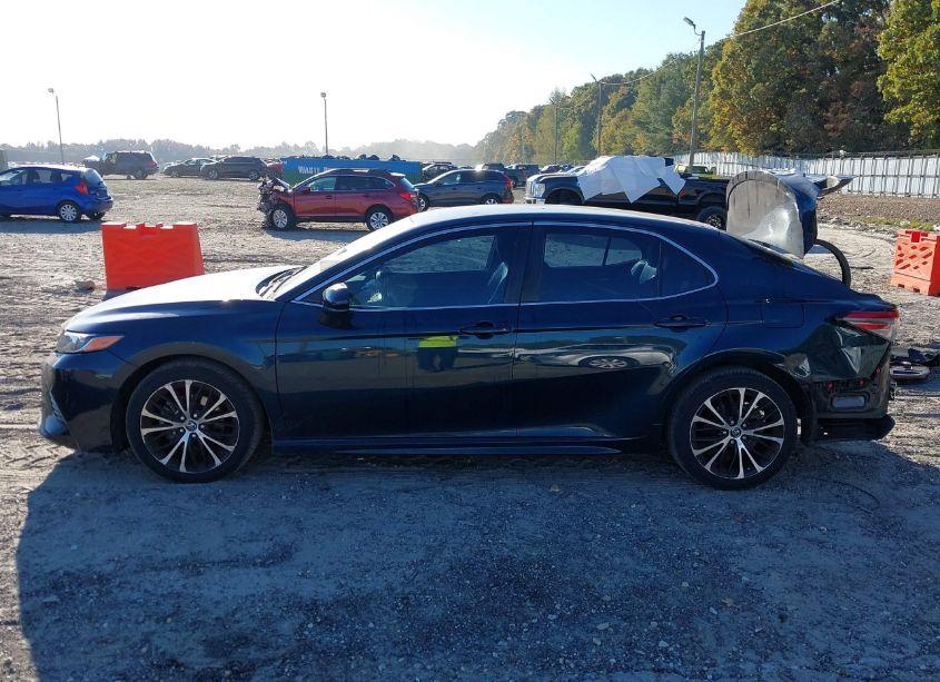 Photo 15 of 2018 Toyota Camry SE (VIN 4T1B11HK5JU669601)