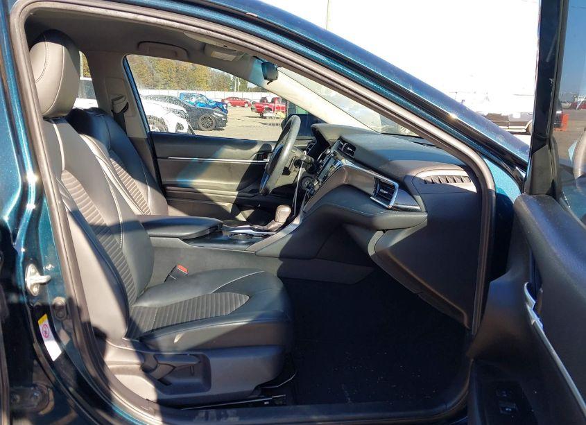 Photo 5 of 2018 Toyota Camry SE (VIN 4T1B11HK5JU669601)