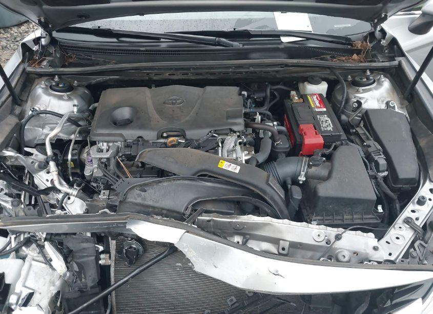 Photo 10 of 2018 Toyota Camry LE (VIN 4T1B11HK5JU676693)