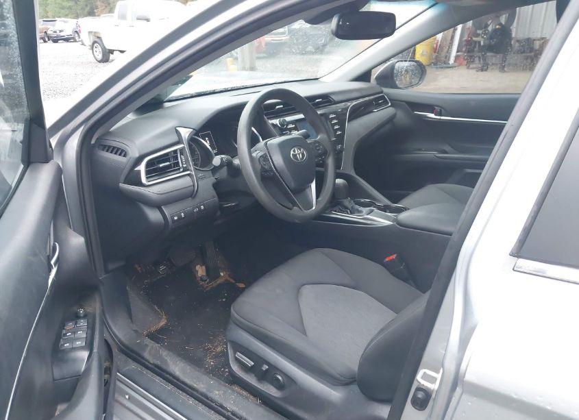 Photo 5 of 2018 Toyota Camry LE (VIN 4T1B11HK5JU676693)