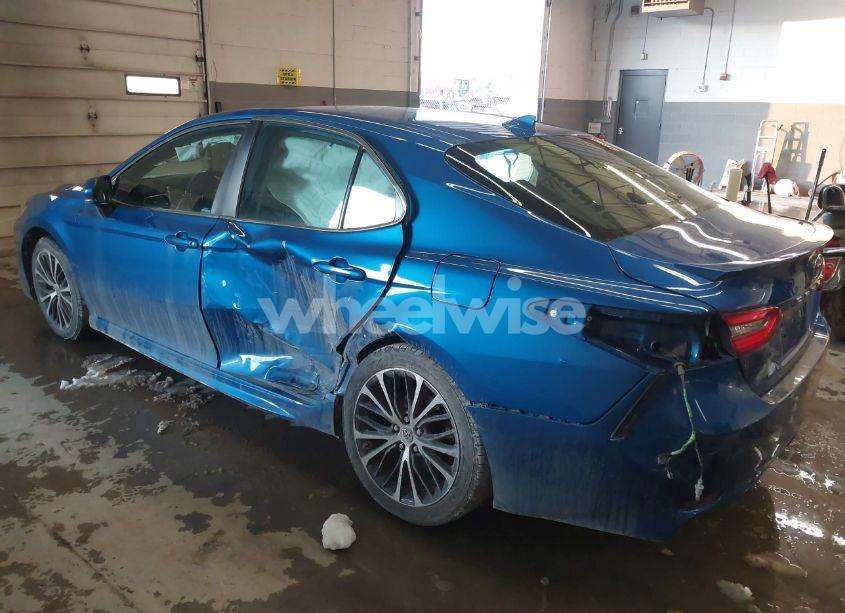 Photo 3 of 2019 Toyota Camry SE (VIN 4T1B11HK5KU159797)