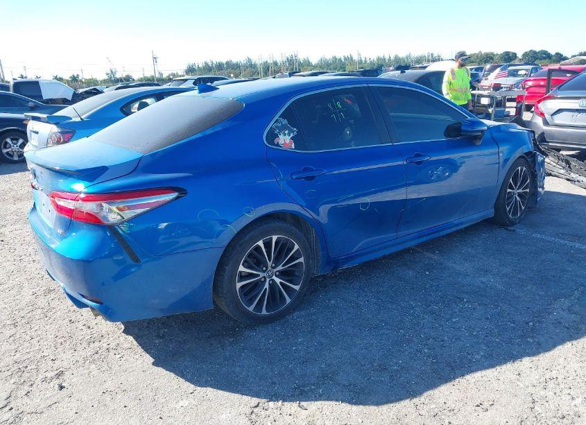 Photo 4 of 2019 Toyota Camry SE (VIN 4T1B11HK5KU162845)
