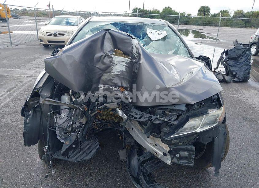 Photo 10 of 2019 Toyota Camry LE (VIN 4T1B11HK5KU195070)