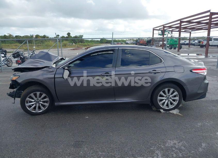 Photo 13 of 2019 Toyota Camry LE (VIN 4T1B11HK5KU195070)