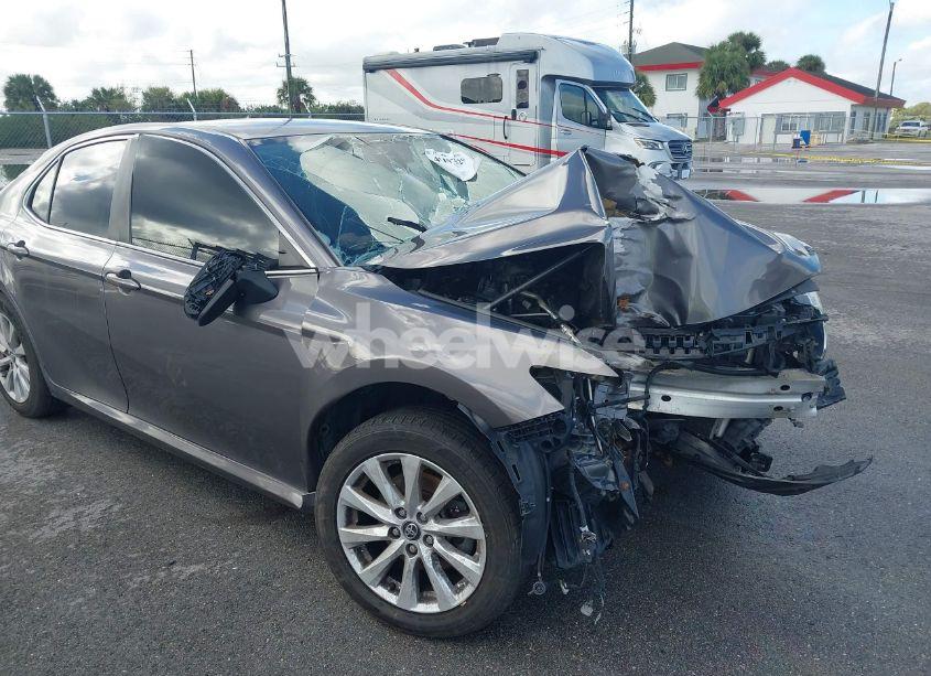 Photo 17 of 2019 Toyota Camry LE (VIN 4T1B11HK5KU195070)