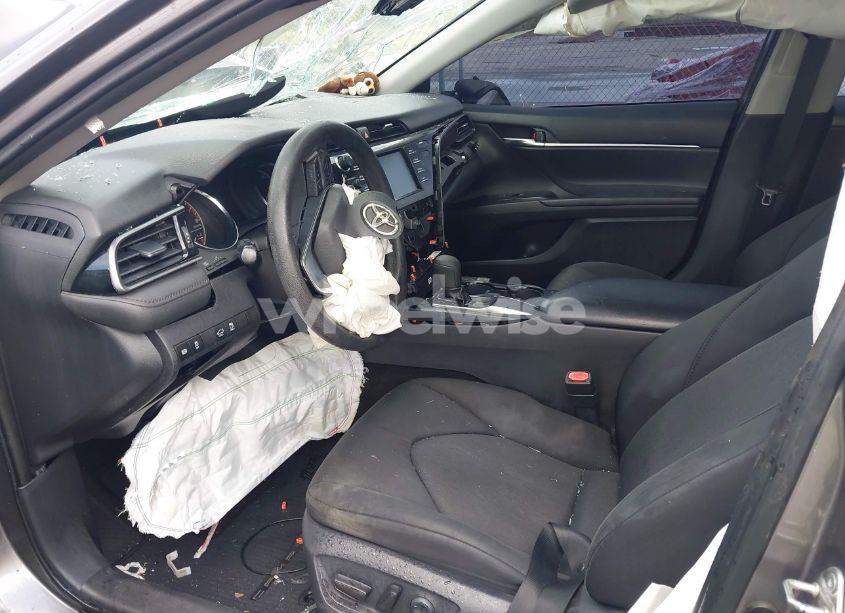 Photo 5 of 2019 Toyota Camry LE (VIN 4T1B11HK5KU195070)