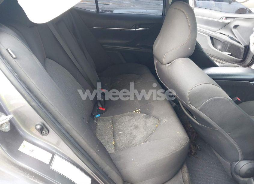 Photo 8 of 2019 Toyota Camry LE (VIN 4T1B11HK5KU195070)