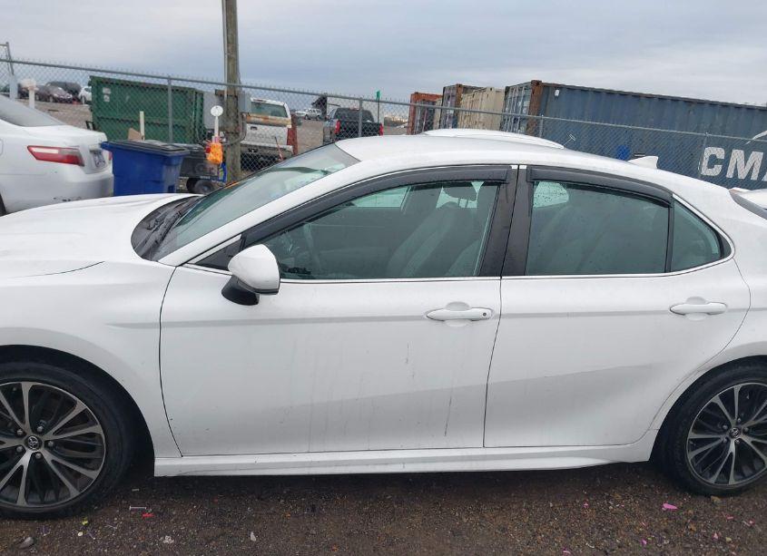 Photo 14 of 2019 Toyota Camry SE (VIN 4T1B11HK5KU199796)