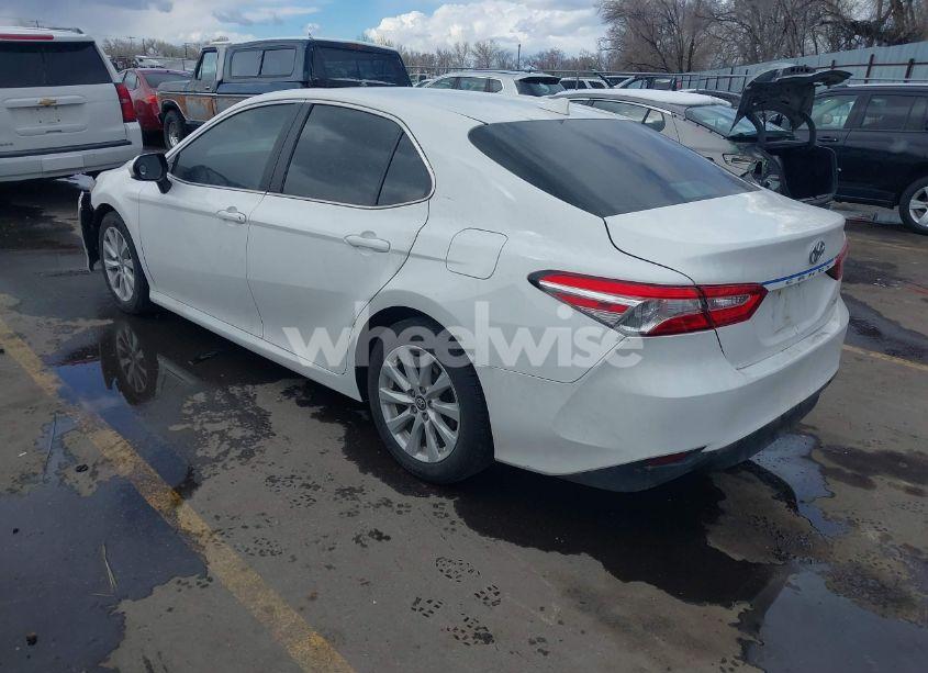 Photo 3 of 2019 Toyota Camry LE (VIN 4T1B11HK5KU204141)