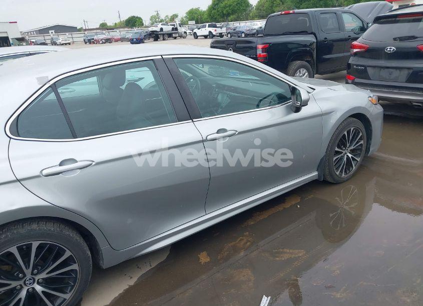 Photo 13 of 2019 Toyota Camry SE (VIN 4T1B11HK5KU207427)