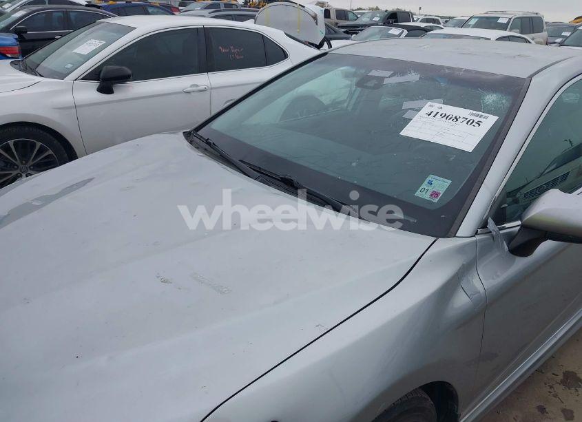 Photo 6 of 2019 Toyota Camry SE (VIN 4T1B11HK5KU207427)