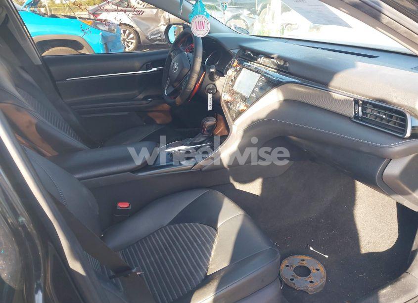 Photo 5 of 2019 Toyota Camry SE (VIN 4T1B11HK5KU212045)