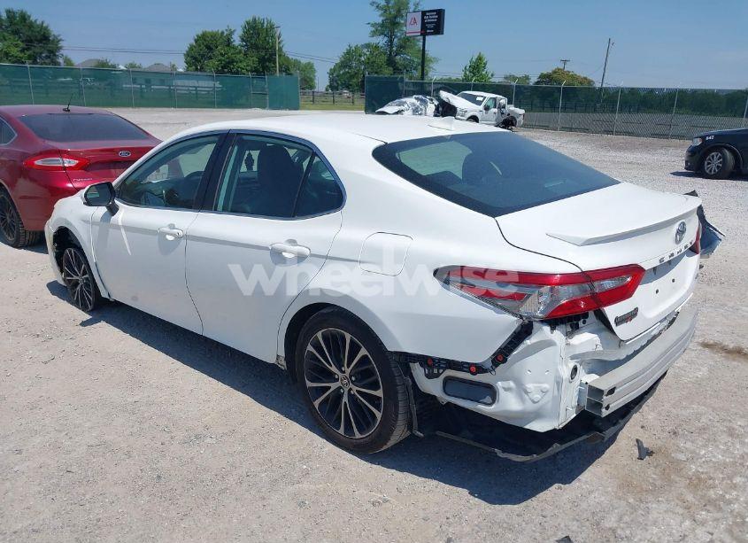 Photo 3 of 2019 Toyota Camry SE (VIN 4T1B11HK5KU217312)