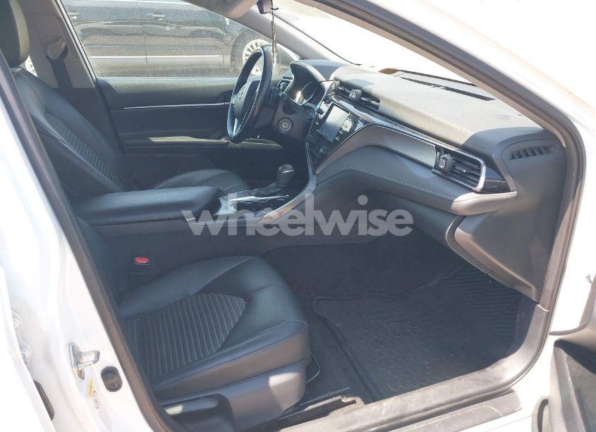 Photo 5 of 2019 Toyota Camry SE (VIN 4T1B11HK5KU217312)