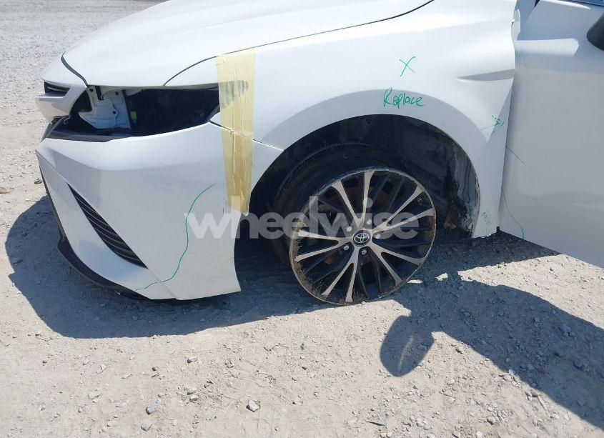 Photo 6 of 2019 Toyota Camry SE (VIN 4T1B11HK5KU217312)