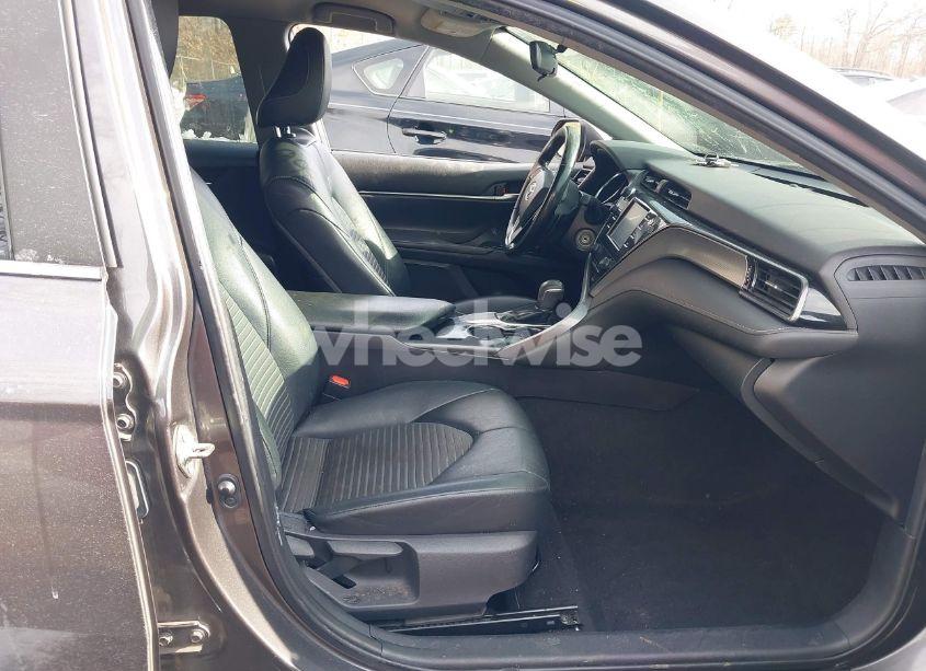 Photo 5 of 2019 Toyota Camry SE (VIN 4T1B11HK5KU221165)