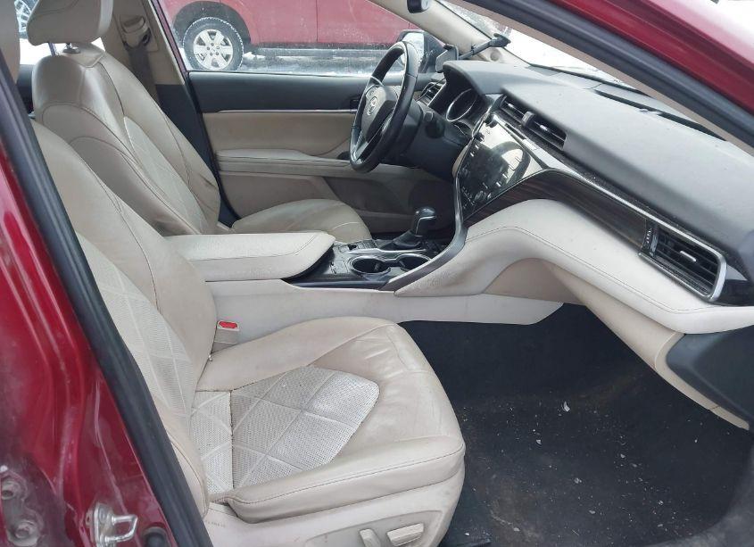 Photo 5 of 2019 Toyota Camry XLE (VIN 4T1B11HK5KU234353)