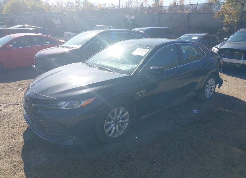 Photo 2 of 2019 Toyota Camry LE (VIN 4T1B11HK5KU245191)