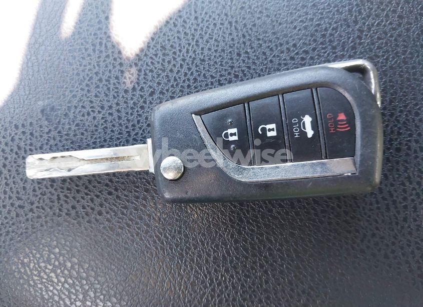 Photo 11 of 2019 Toyota Camry LE (VIN 4T1B11HK5KU253940)