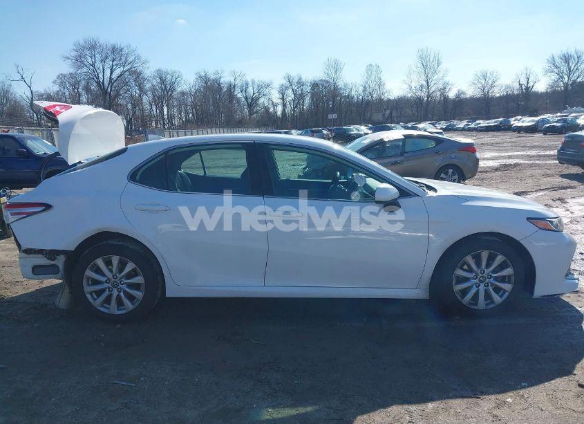 Photo 13 of 2019 Toyota Camry LE (VIN 4T1B11HK5KU253940)