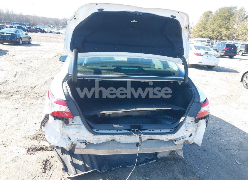 Photo 6 of 2019 Toyota Camry LE (VIN 4T1B11HK5KU253940)