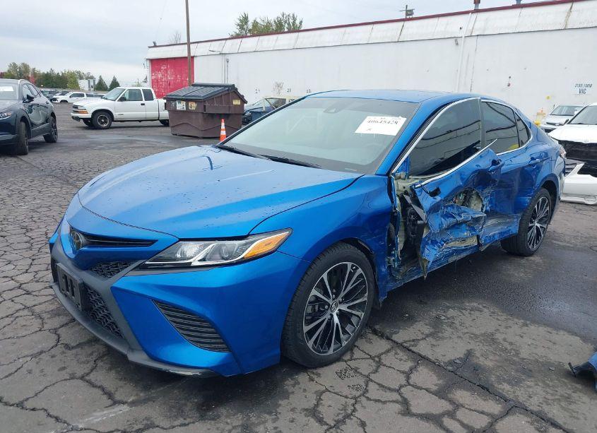 Photo 2 of 2019 Toyota Camry SE (VIN 4T1B11HK5KU261763)