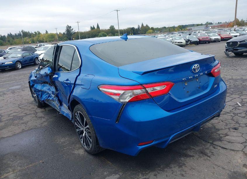 Photo 3 of 2019 Toyota Camry SE (VIN 4T1B11HK5KU261763)