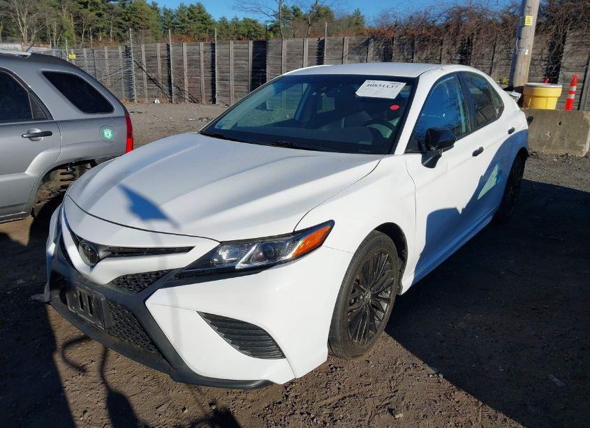 Photo 2 of 2019 Toyota Camry SE (VIN 4T1B11HK5KU273671)