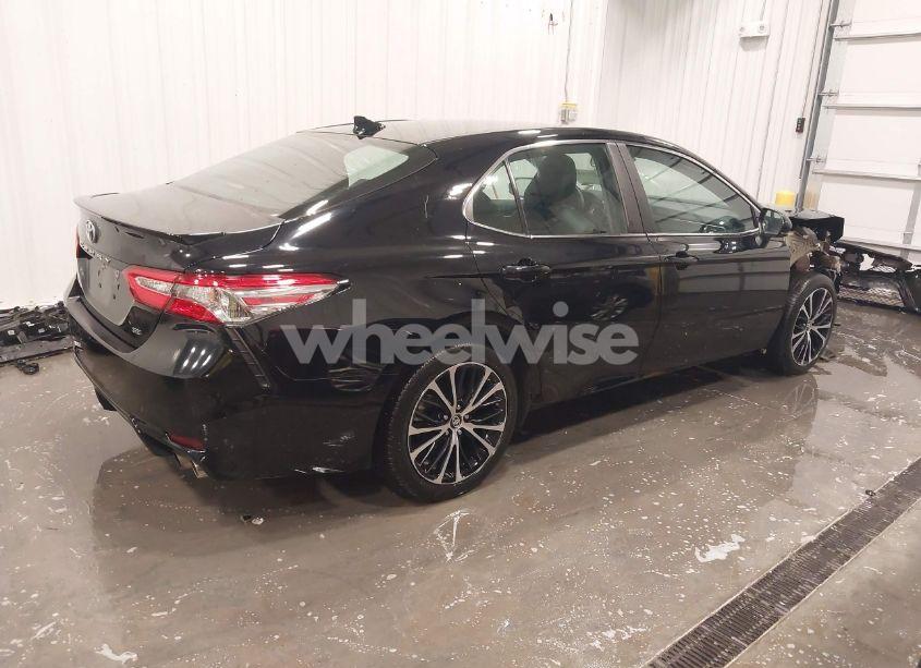 Photo 4 of 2019 Toyota Camry SE (VIN 4T1B11HK5KU279986)
