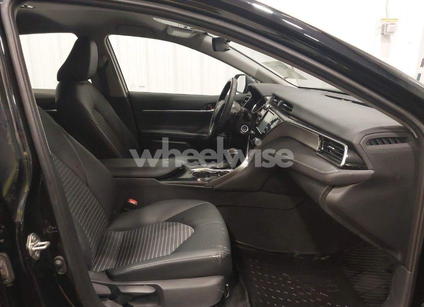 Photo 5 of 2019 Toyota Camry SE (VIN 4T1B11HK5KU279986)