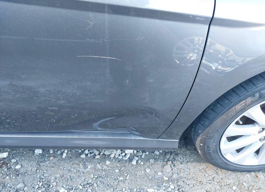 Photo 6 of 2019 Toyota Camry LE (VIN 4T1B11HK5KU289272)