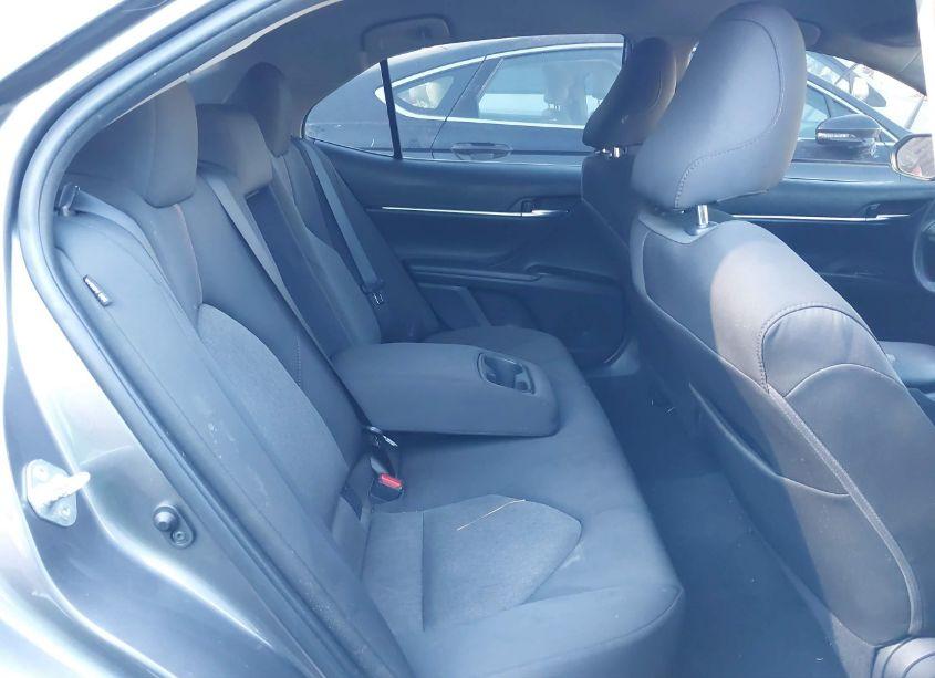 Photo 8 of 2019 Toyota Camry LE (VIN 4T1B11HK5KU289272)