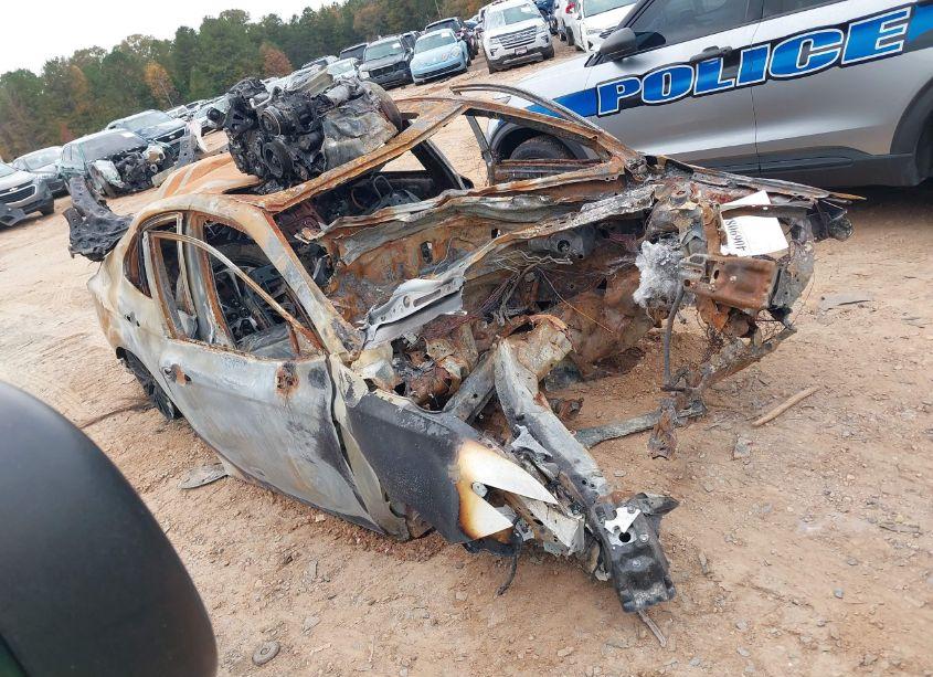 2019 Toyota Camry SE (VIN 4T1B11HK5KU681300) main photo