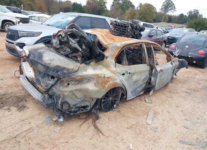 Photo 4 of 2019 Toyota Camry SE (VIN 4T1B11HK5KU681300)